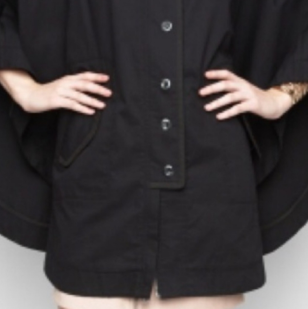BCBGENERATION BLACK LIGHTWEIGHT PONCHO CAPE FRONT BUTTON SZ XS - Picture 4 of 16
